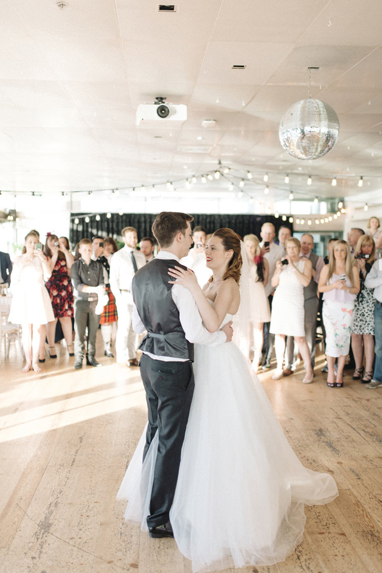 Chic Pastel City Wedding http://sarahjaneethan.co.uk/