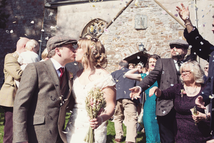 Confetti Throw Colourful Crafty Country Spring Village Wedding http://myfabulouslife.co.uk/