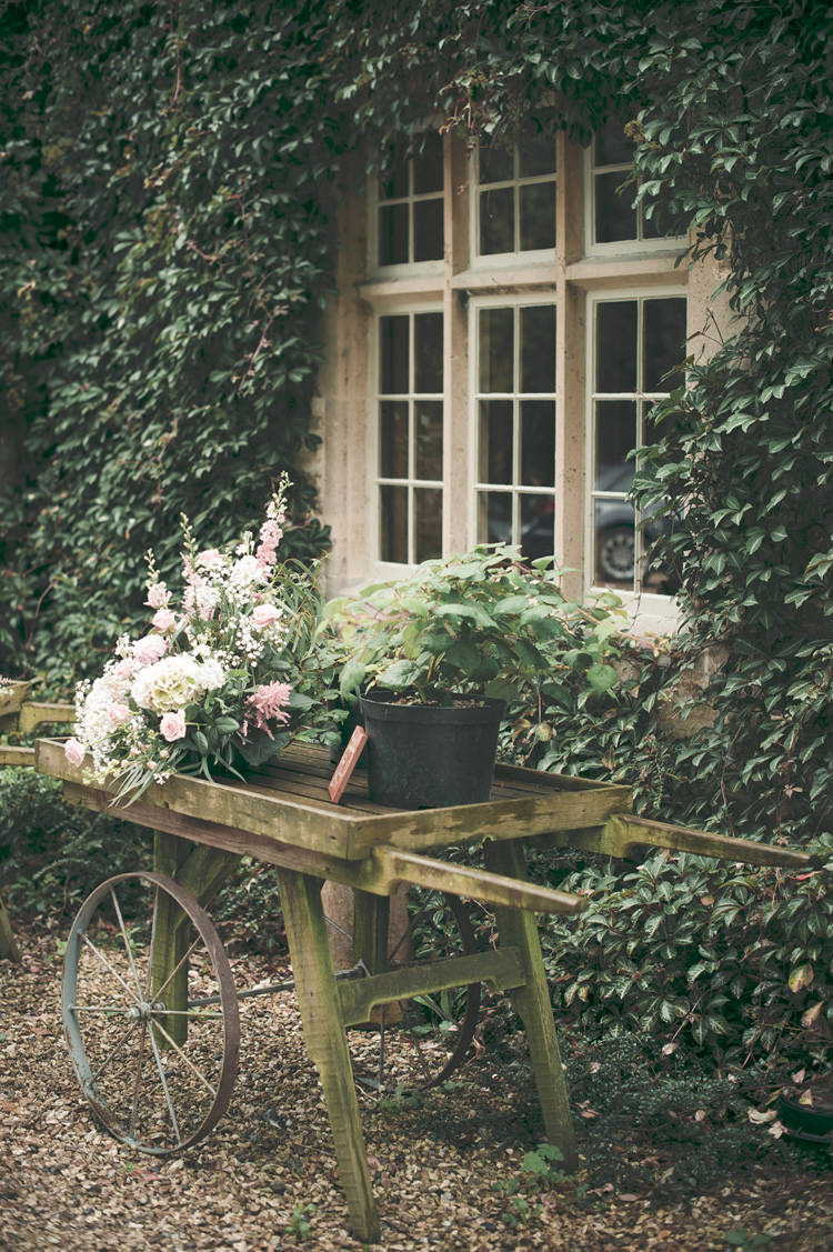 Beautiful Summer Garden Party Wedding http://divinedayphotography.com/