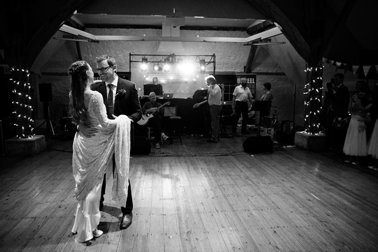 Vintage Autumn School Wedding http://www.rachaeledwardsphotography.co.uk/