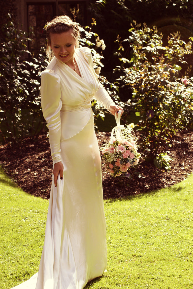 1930s Dress Bride Gown Bridal Long Sleeves Vintage Country Garden Festival Wedding http://www.kimberleysta-mariaphotography.com/