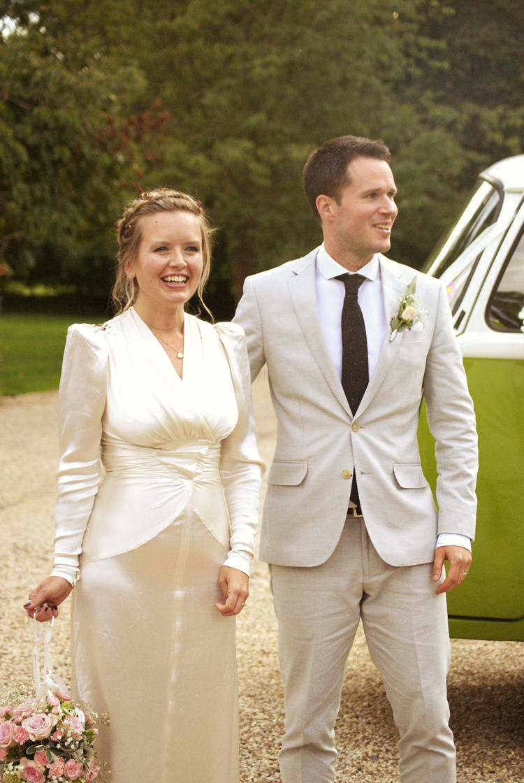 Vintage Country Garden Festival Wedding http://www.kimberleysta-mariaphotography.com/