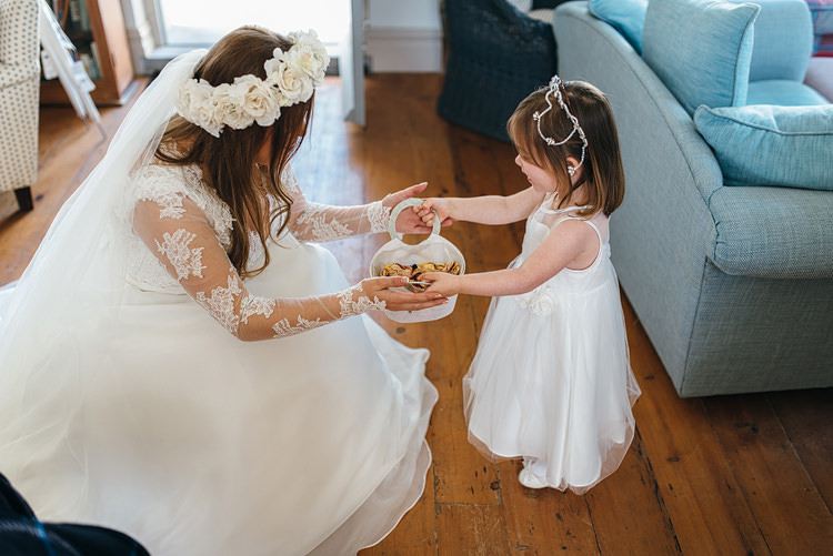 Stylish Relaxed Secret Garden Wedding http://www.gregcoltmanphotography.com/
