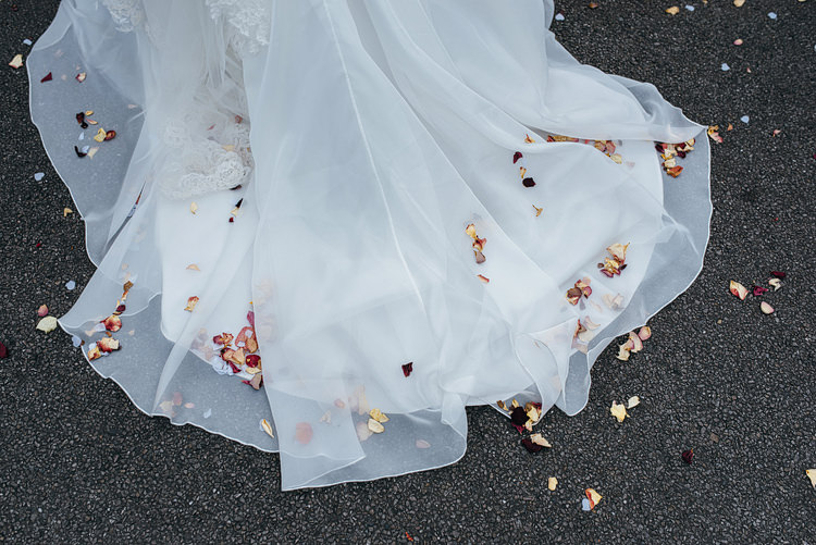 Stylish Relaxed Secret Garden Wedding http://www.gregcoltmanphotography.com/