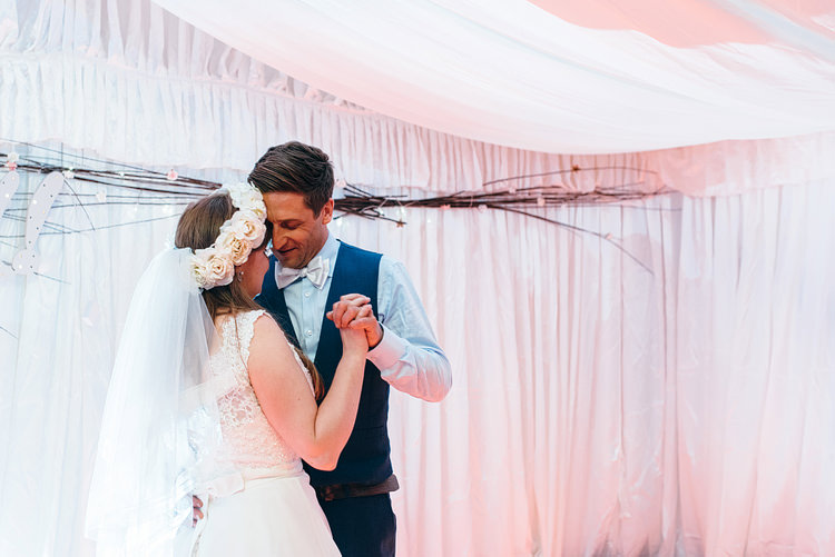 Stylish Relaxed Secret Garden Wedding http://www.gregcoltmanphotography.com/