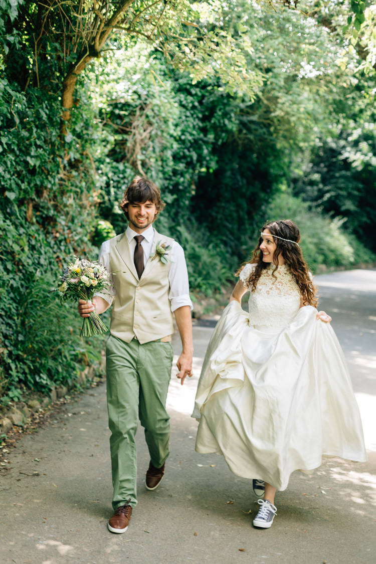 Bohemian Origami Guernsey Wedding http://janiceyiphotography.ca/