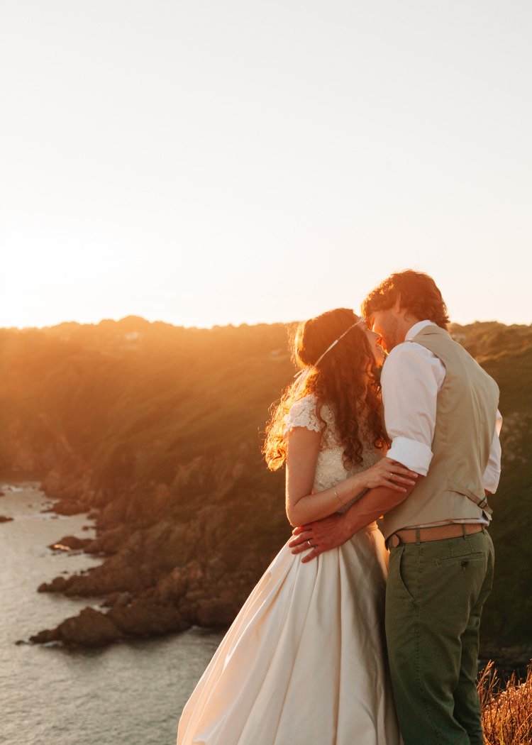 Bohemian Origami Guernsey Wedding http://janiceyiphotography.ca/