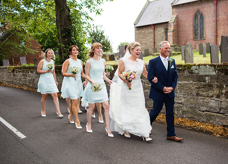 Pretty Natural Floral Barn Wedding http://www.johastingsphotography.co.uk/