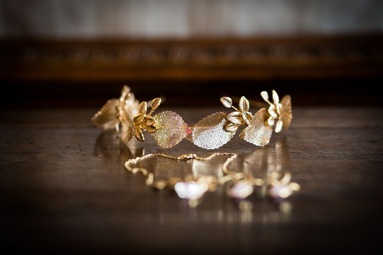 Pretty Pink Green Winter Wedding http://www.lynseygracephotography.com/