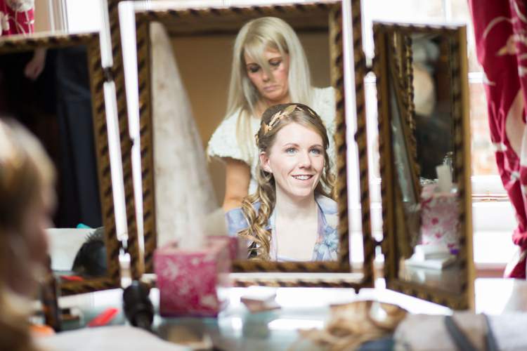 Pretty Pink Green Winter Wedding http://www.lynseygracephotography.com/