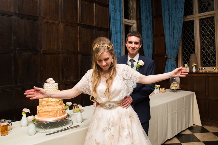 Pretty Pink Green Winter Wedding http://www.lynseygracephotography.com/