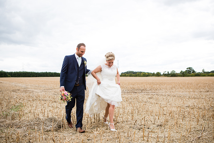 Pretty Natural Floral Barn Wedding http://www.johastingsphotography.co.uk/