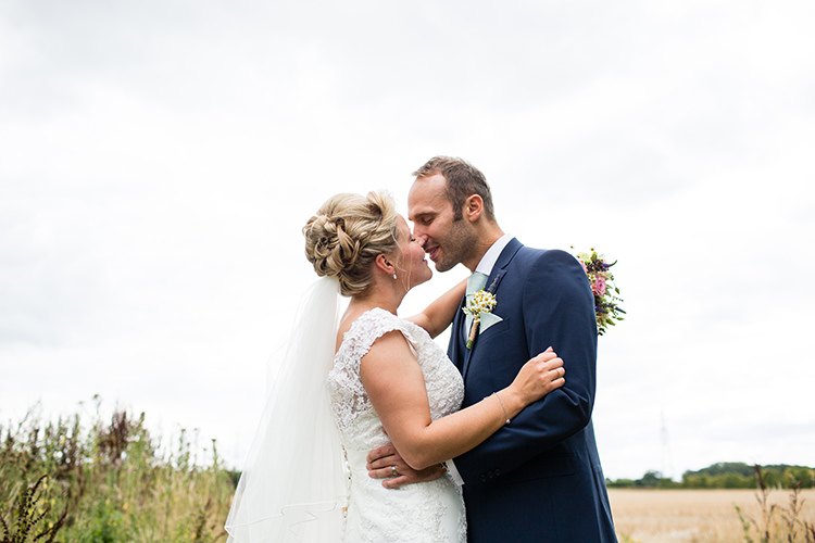 Pretty Natural Floral Barn Wedding http://www.johastingsphotography.co.uk/
