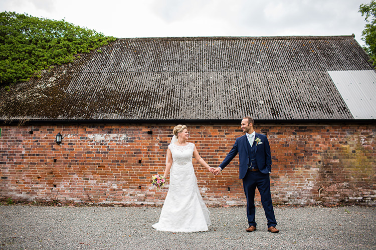 Pretty Natural Floral Barn Wedding http://www.johastingsphotography.co.uk/