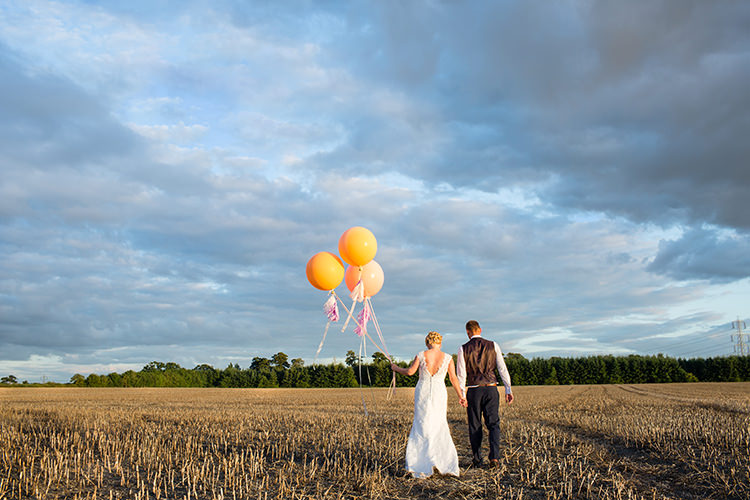 Pretty Natural Floral Barn Wedding http://www.johastingsphotography.co.uk/