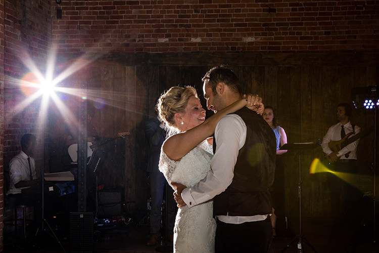Pretty Natural Floral Barn Wedding http://www.johastingsphotography.co.uk/