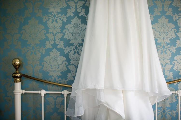 Colourful DIY Village Hall Wedding http://samanthagilrainephotography.com/