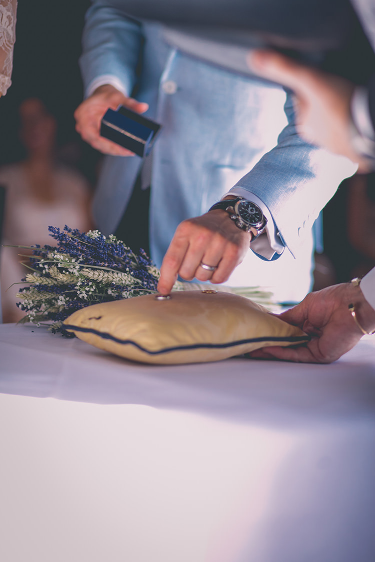 Chilled Festival Lavender Wedding http://storyandcolour.co.uk/