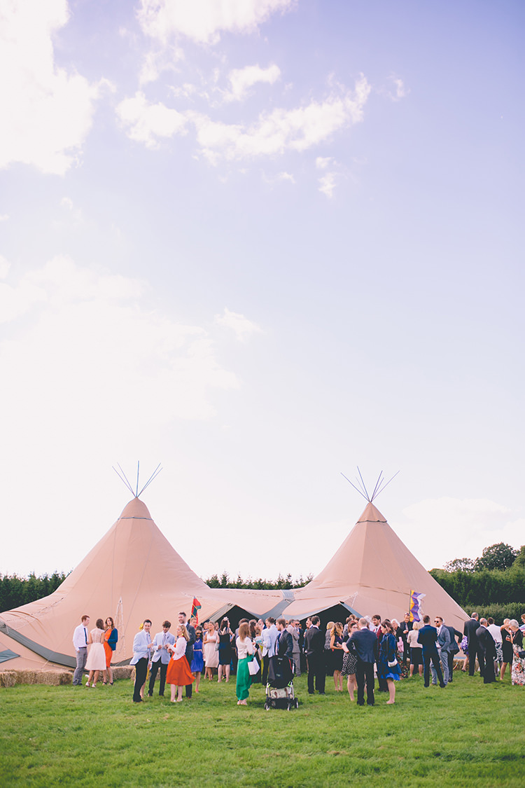 Chilled Festival Lavender Wedding http://storyandcolour.co.uk/