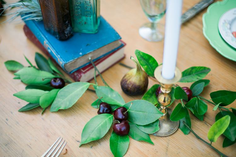 Quirky Vintage Kiss Wedding Ideas http://www.sarahheartsphotography.com/