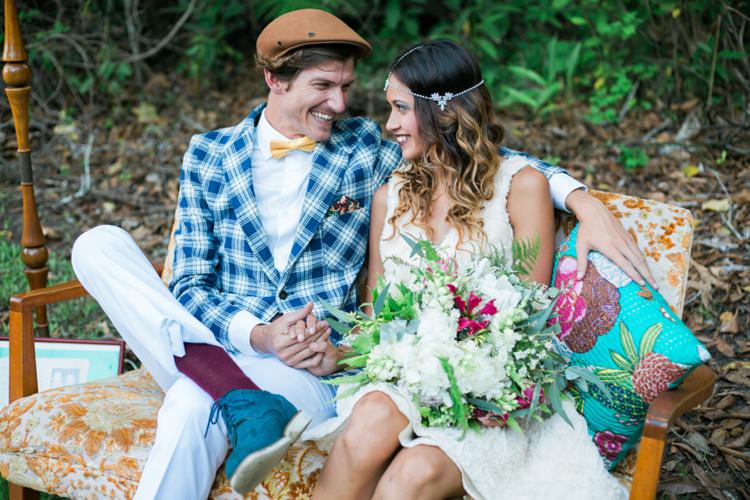 Quirky Vintage Kiss Wedding Ideas http://www.sarahheartsphotography.com/