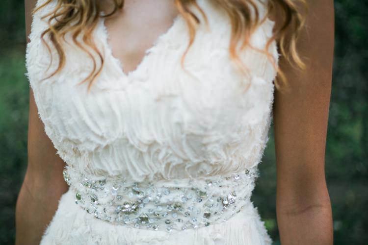 Quirky Vintage Kiss Wedding Ideas http://www.sarahheartsphotography.com/