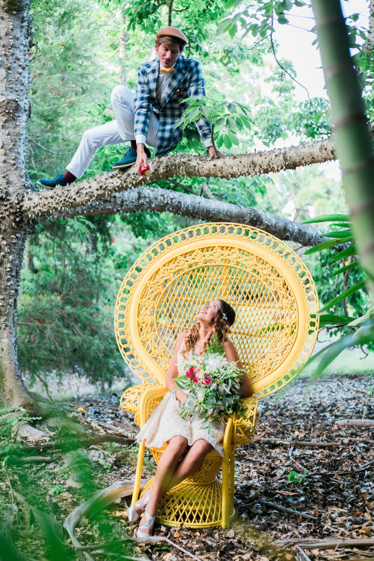 Quirky Vintage Kiss Wedding Ideas http://www.sarahheartsphotography.com/