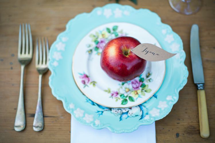 Apple Place Name Setting Decor Quirky Vintage Kiss Wedding Ideas http://www.sarahheartsphotography.com/