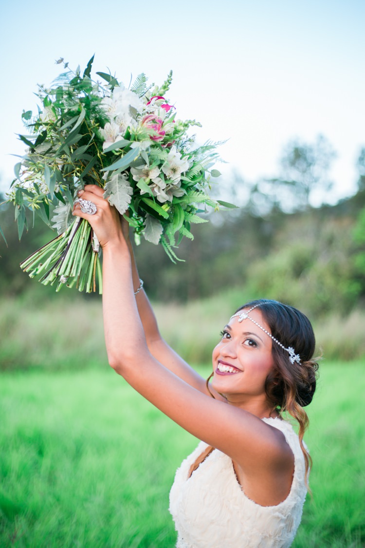Quirky Vintage Kiss Wedding Ideas http://www.sarahheartsphotography.com/