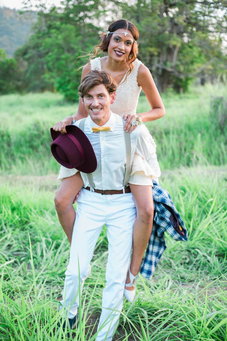Quirky Vintage Kiss Wedding Ideas http://www.sarahheartsphotography.com/