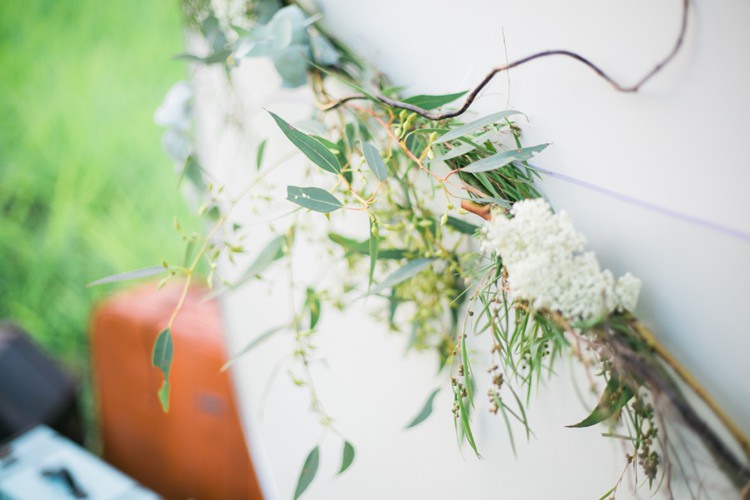 Quirky Vintage Kiss Wedding Ideas http://www.sarahheartsphotography.com/