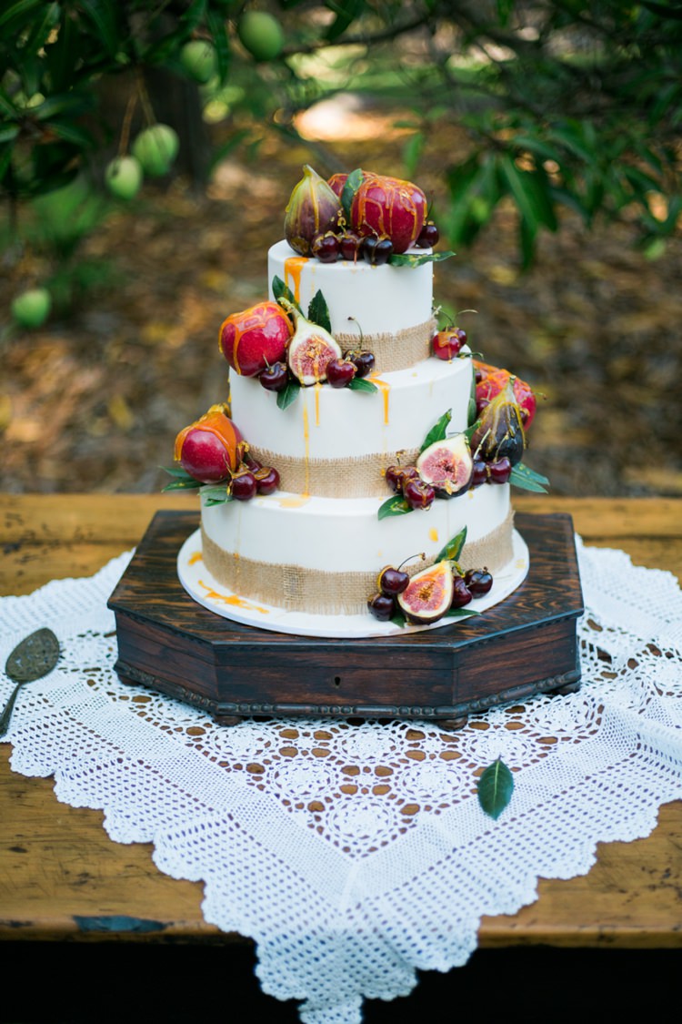 White Cake Buttercream Fruit Figs Quirky Vintage Kiss Wedding Ideas http://www.sarahheartsphotography.com/