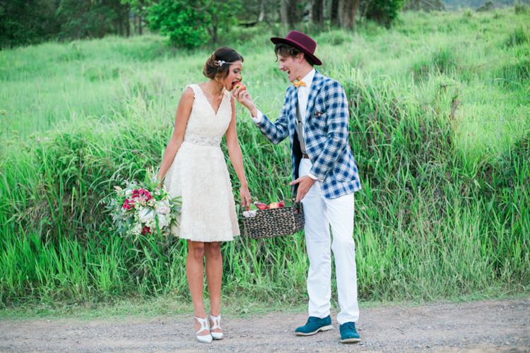 Quirky Vintage Kiss Wedding Ideas http://www.sarahheartsphotography.com/