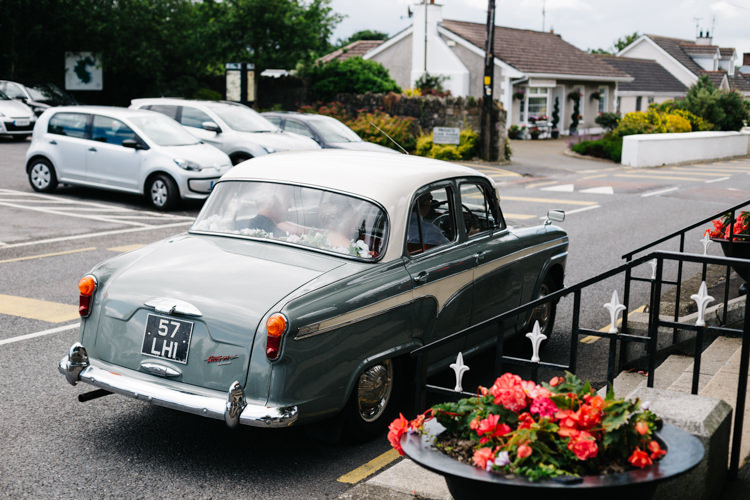 Classic Car Relaxed DIY Pastel Wedding http://www.honeyandthemoonphotography.co.uk/
