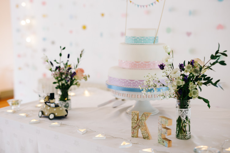 Relaxed DIY Pastel Wedding http://www.honeyandthemoonphotography.co.uk/
