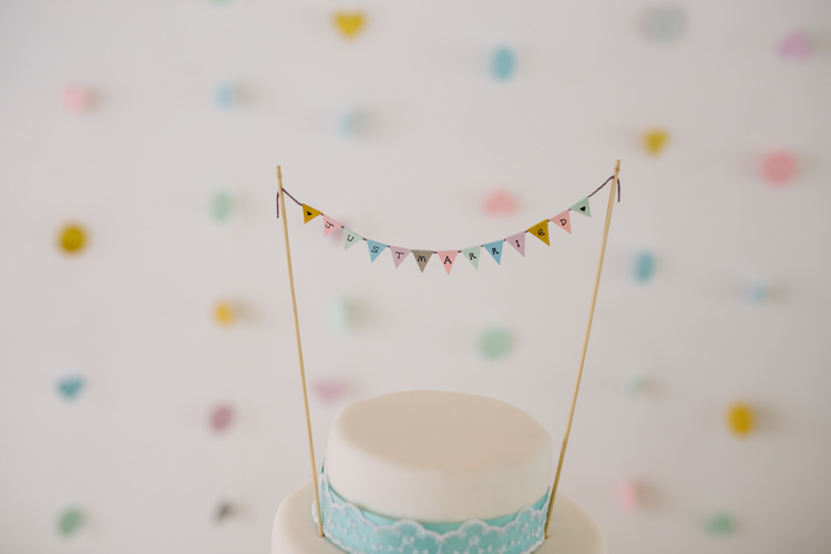Bunting Cake Topper Relaxed DIY Pastel Wedding http://www.honeyandthemoonphotography.co.uk/