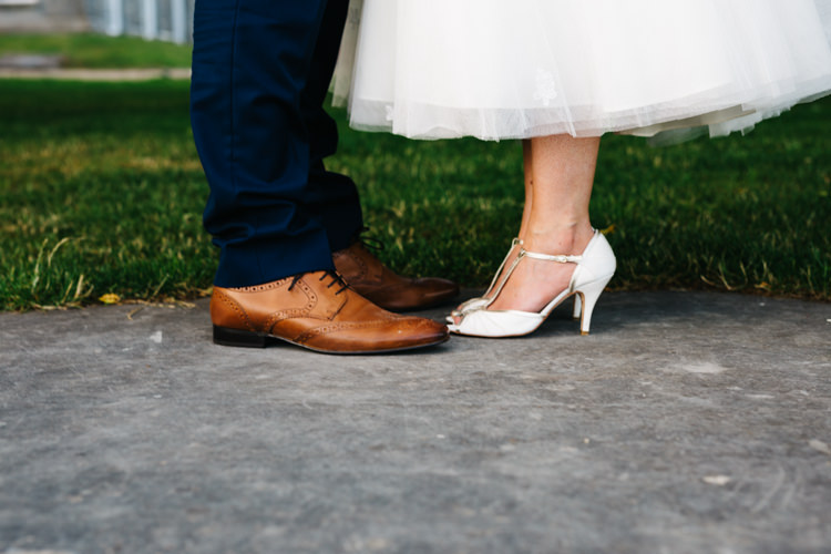 Relaxed DIY Pastel Wedding http://www.honeyandthemoonphotography.co.uk/