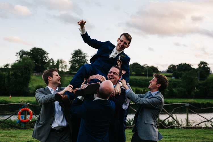 Relaxed DIY Pastel Wedding http://www.honeyandthemoonphotography.co.uk/