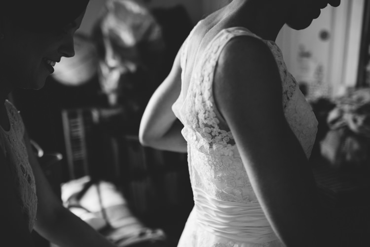 Relaxed DIY Pastel Wedding http://www.honeyandthemoonphotography.co.uk/