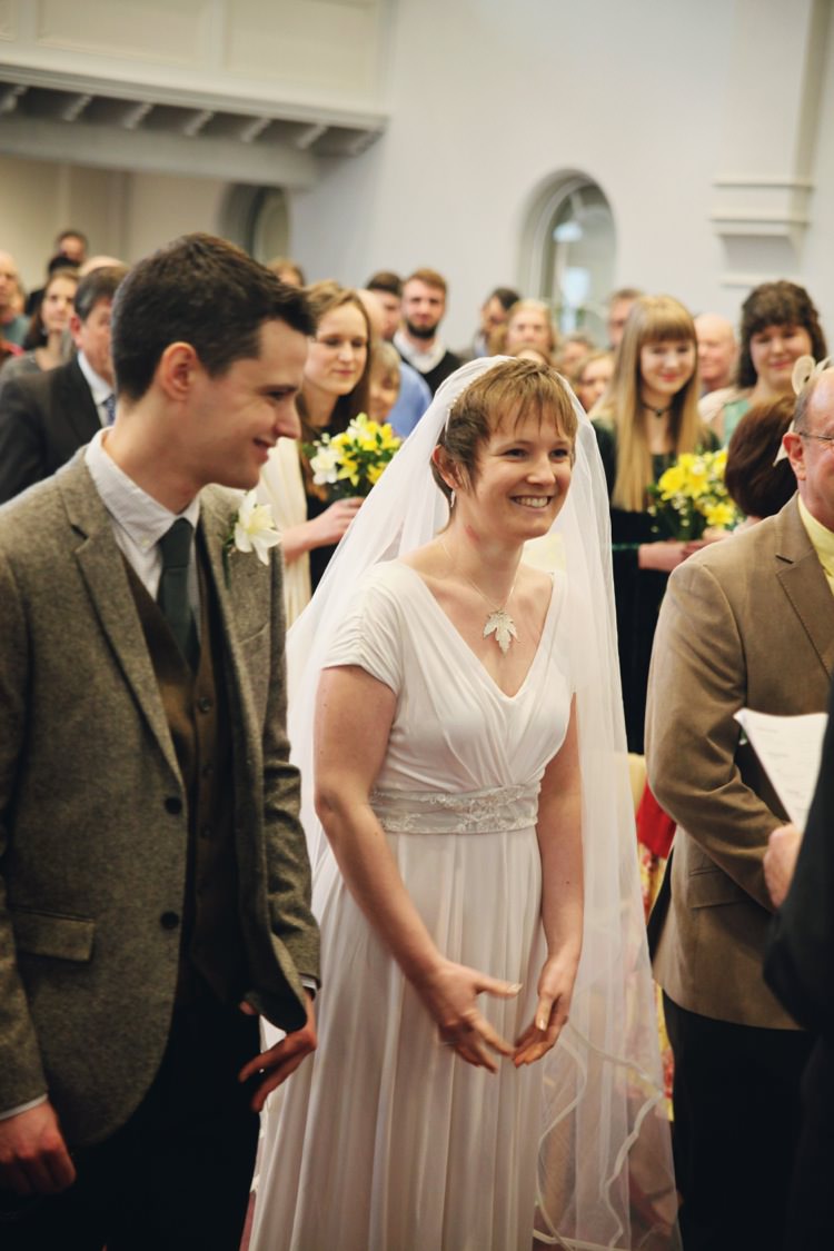 Home Made Seasonal Cosy Wedding http://hannahtrottphotography.format.com/