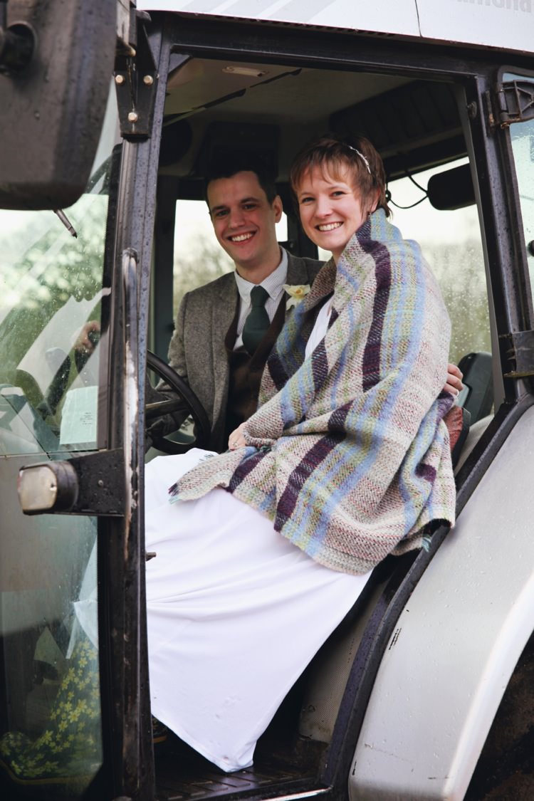 Home Made Seasonal Cosy Wedding http://hannahtrottphotography.format.com/