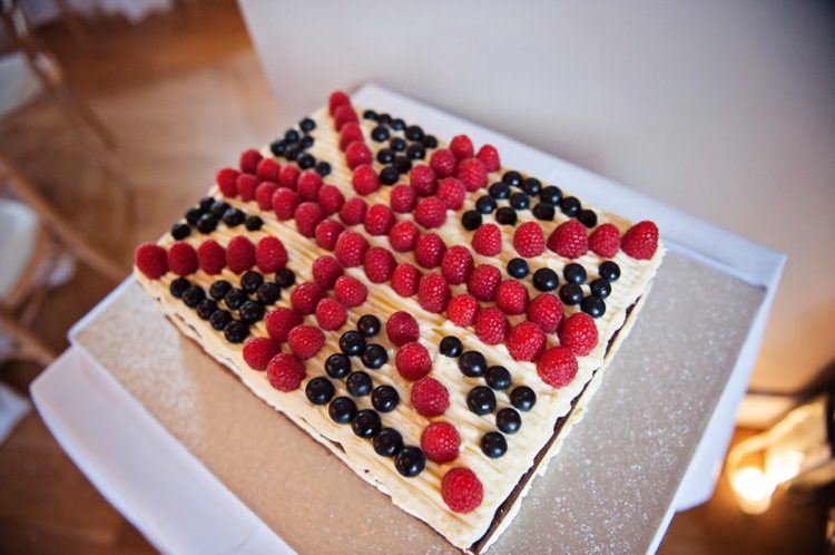 UK Flag Union Jack Cake Country Tea Party Film Wedding http://www.bloomingphotography.co.uk/