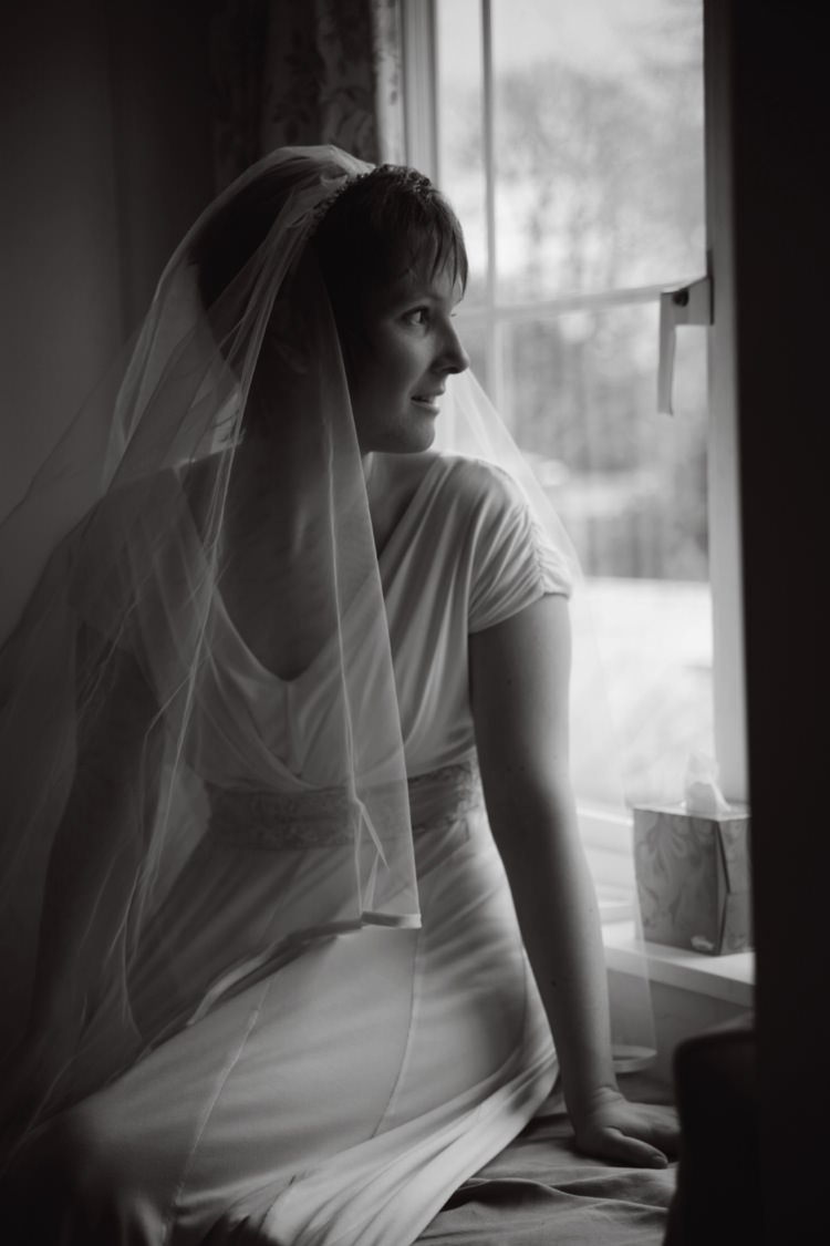 Veil Bride Bridal Home Made Seasonal Cosy Wedding http://hannahtrottphotography.format.com/