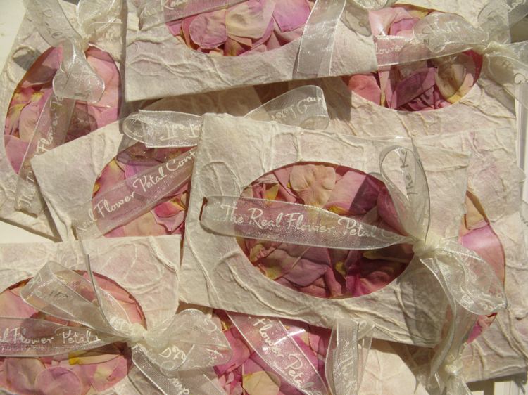 Confetti Envelopes. Credit- The Real Flower Petal Confetti Company