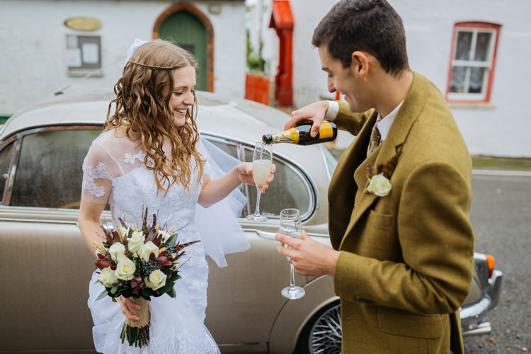 Autumn Literary Hand Made Wedding http://jamesandlianne.com/