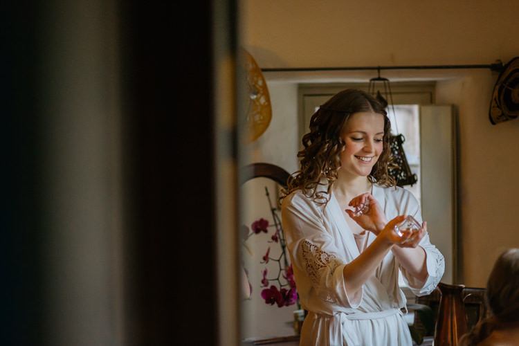 Autumn Literary Hand Made Wedding http://jamesandlianne.com/