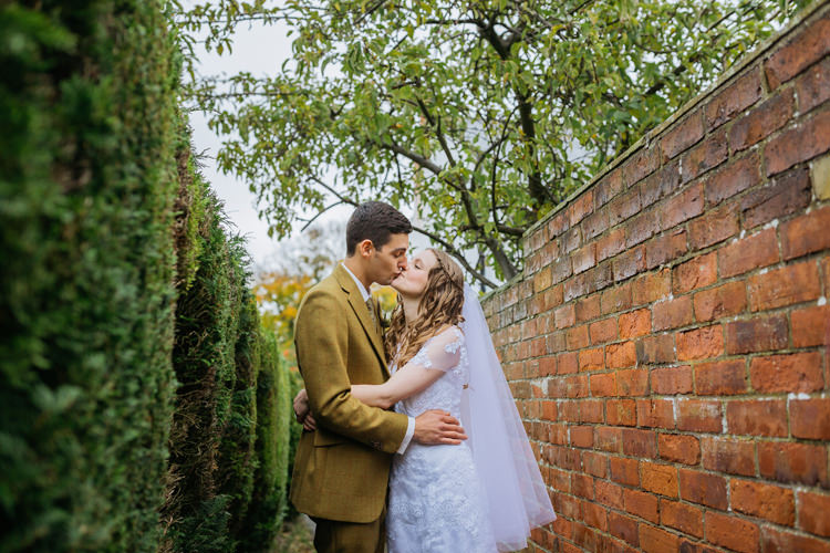 Autumn Literary Hand Made Wedding http://jamesandlianne.com/
