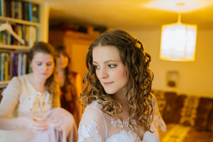 Autumn Literary Hand Made Wedding http://jamesandlianne.com/