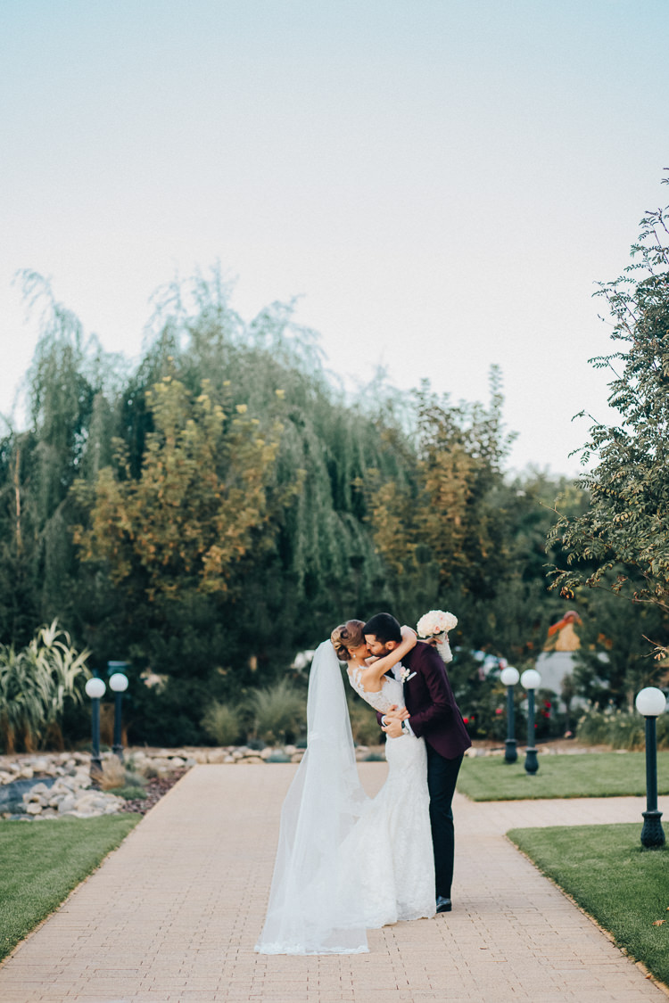 Pink Gold Wedding Romania http://www.framesandtales.com/
