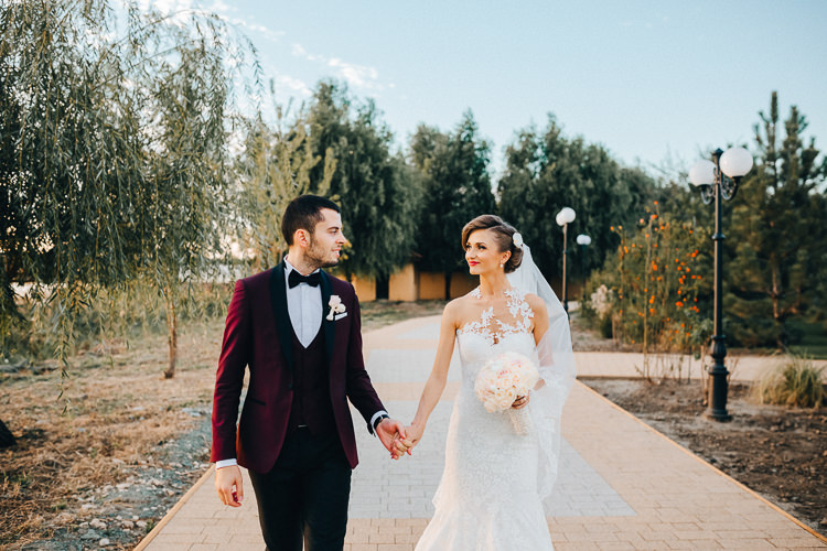 Pink Gold Wedding Romania http://www.framesandtales.com/